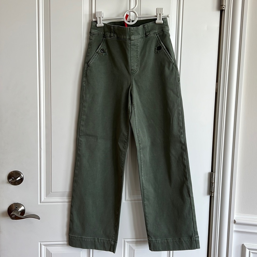 SPANX green stretch twill crops sz S